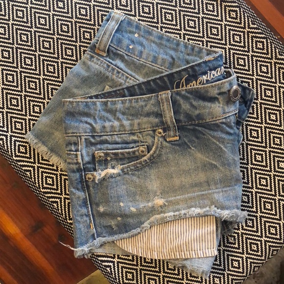 Like new jean shorts - Picture 2 of 4